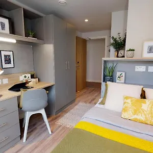 https://student-only-stylish-private-bedrooms-in-student.yorkshirehotels.net