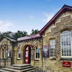 https://artist-hideaway-main-street-haworth.yorkshirehotels.net