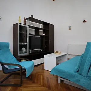 https://center-haus.bucharesthotelsnow.com